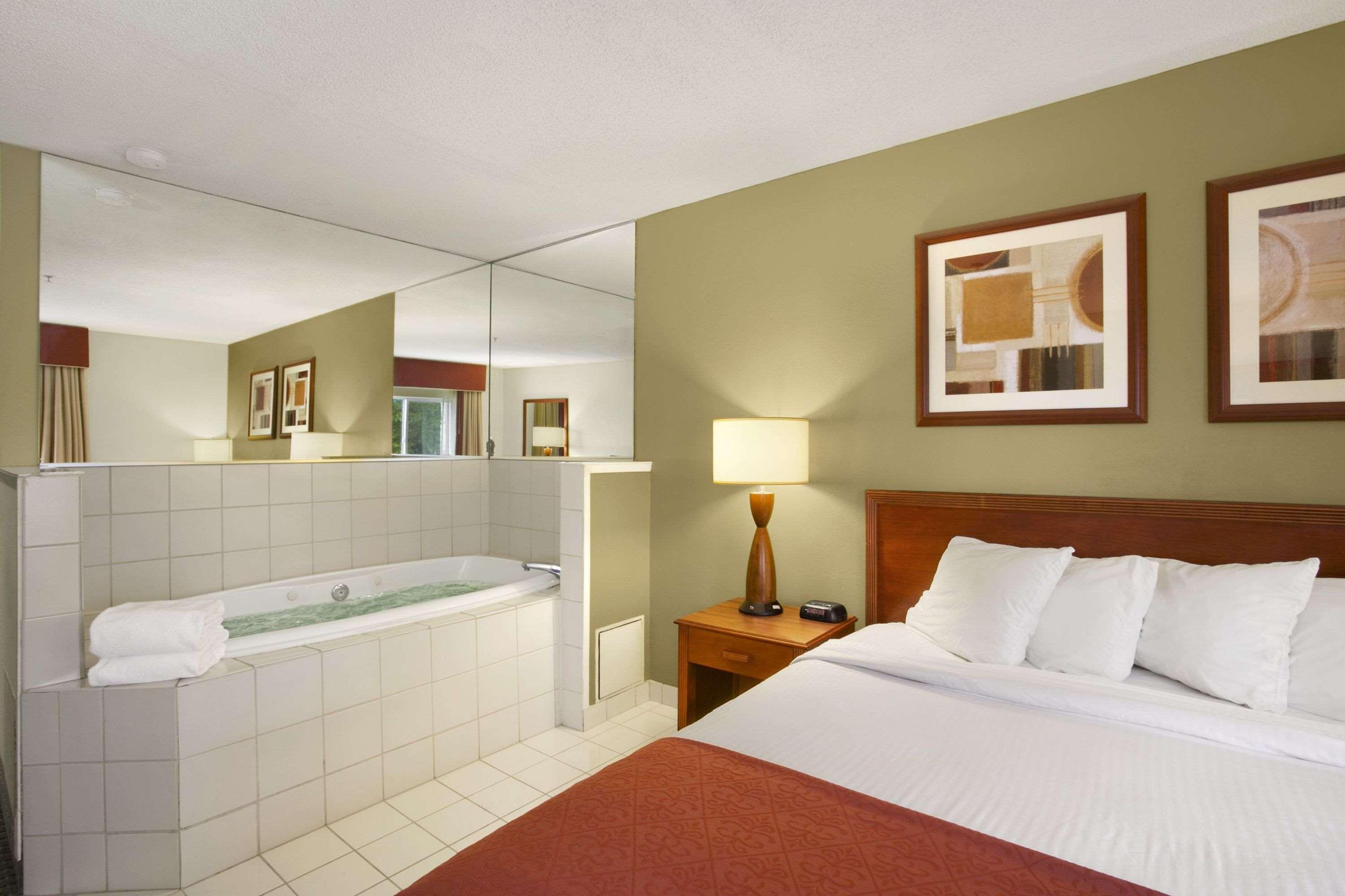 Baymont by Wyndham Evansville North/Haubstadt Warrenton Exteriör bild